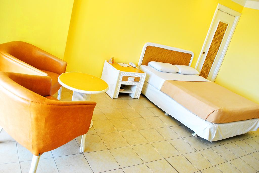 טקלובן Leyte Park Resort Hotel חדר תמונה