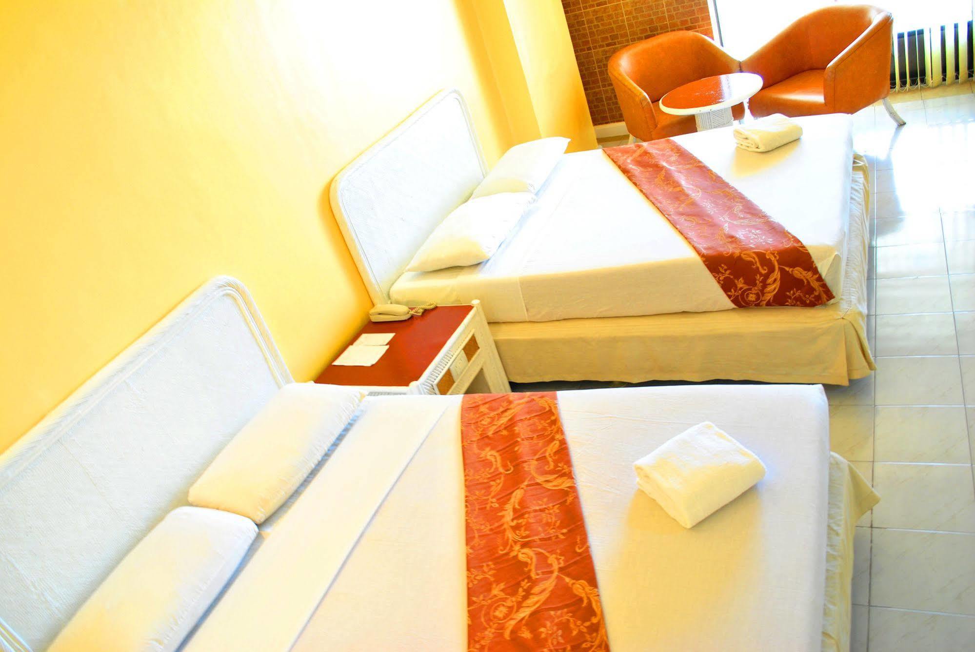 טקלובן Leyte Park Resort Hotel מראה חיצוני תמונה