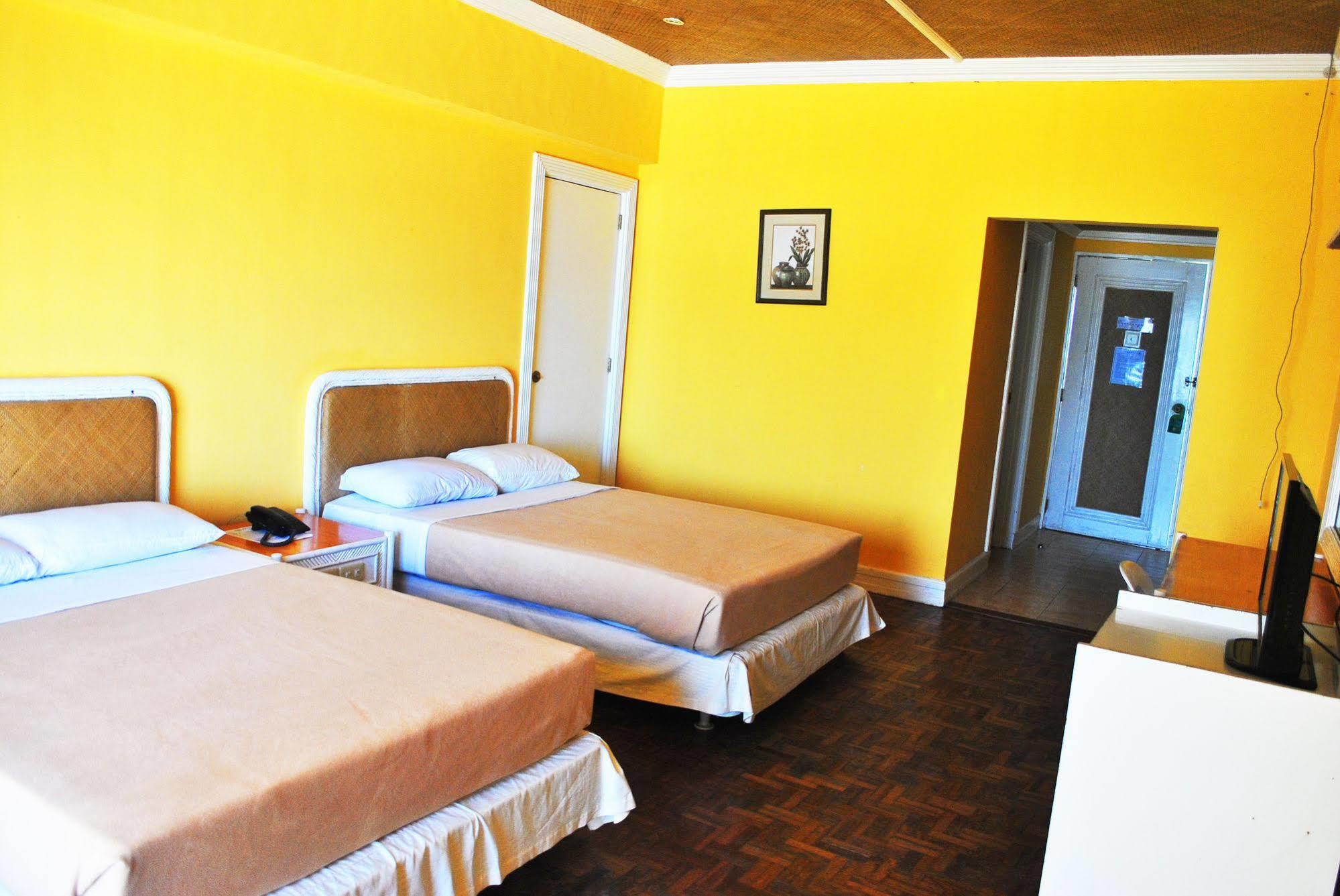 טקלובן Leyte Park Resort Hotel מראה חיצוני תמונה