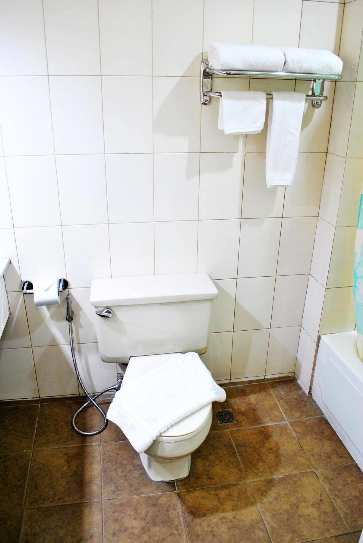 טקלובן Leyte Park Resort Hotel מראה חיצוני תמונה