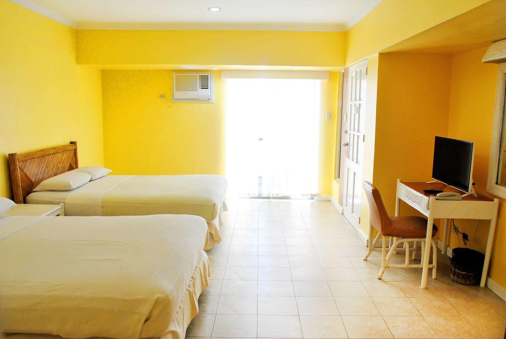 טקלובן Leyte Park Resort Hotel מראה חיצוני תמונה