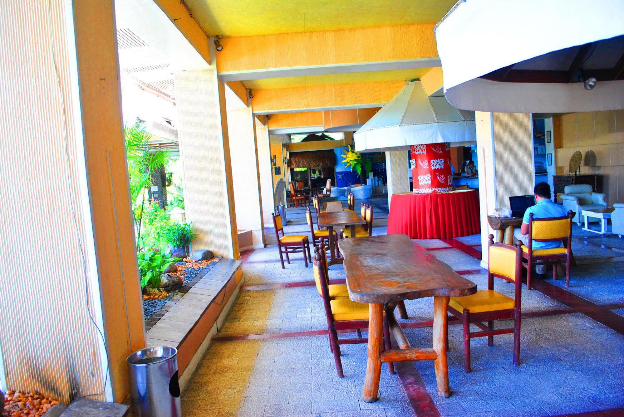 טקלובן Leyte Park Resort Hotel מראה חיצוני תמונה
